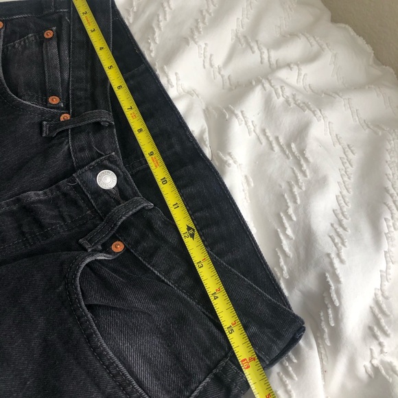 Authentic Levi’s Mid-Rise 501 Button-Fly Vintage Jeans - Picture 8 of 8